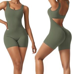 Vertvie Butt Scrunch Backless Athletic Romper NWOT